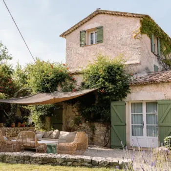 Le salon de jardin - maison mastrorelli